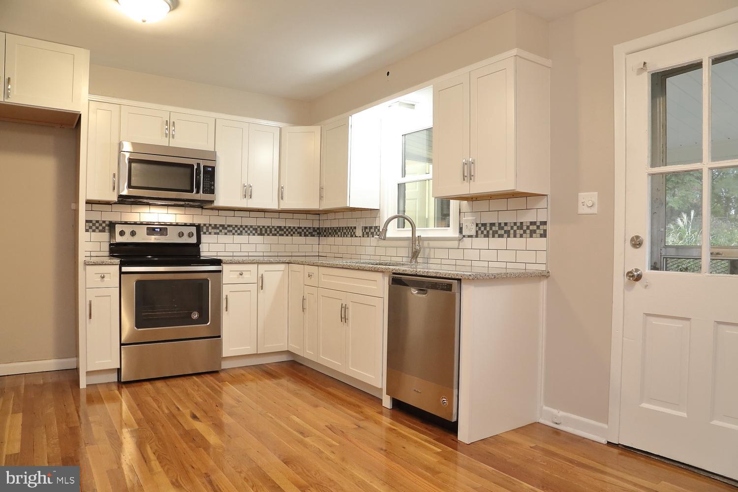 313 Dahlia Road Lancaster, PA 17602 - Photo 4 of 17 Gallery Image 4