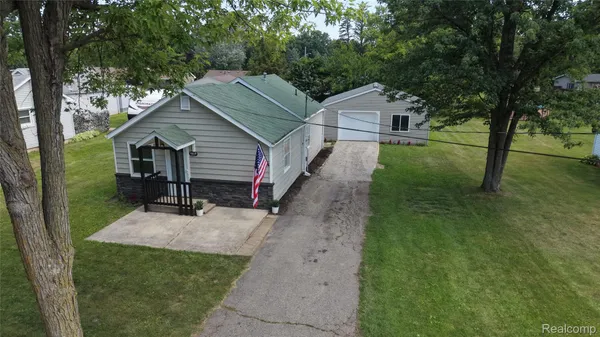 $144,900 | 1815 Kilbourn Avenue, Owosso, MI 48867
