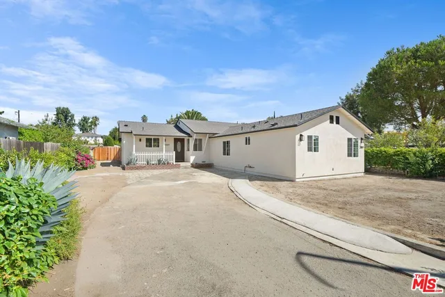 $1,375,000 | 21009 Saticoy Street, Canoga Park, CA 91304