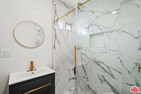 $1,375,000 | 21009 Saticoy Street, Canoga Park, CA 91304