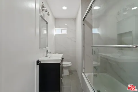 $1,375,000 | 21009 Saticoy Street, Canoga Park, CA 91304