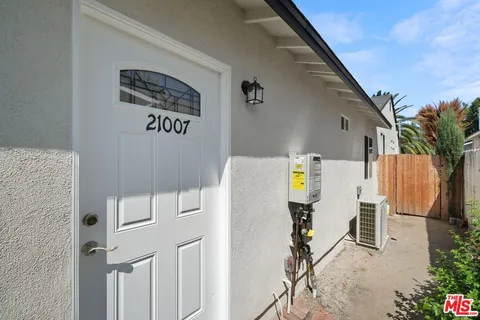 $1,375,000 | 21009 Saticoy Street, Canoga Park, CA 91304