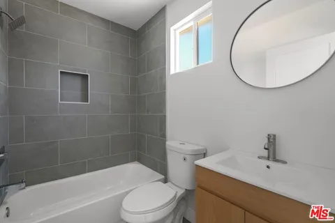 $1,375,000 | 21009 Saticoy Street, Canoga Park, CA 91304