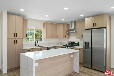 $1,375,000 | 21009 Saticoy Street, Canoga Park, CA 91304