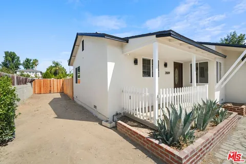 $1,375,000 | 21009 Saticoy Street, Canoga Park, CA 91304