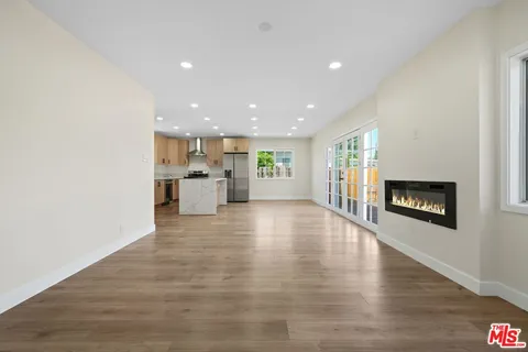 $1,375,000 | 21009 Saticoy Street, Canoga Park, CA 91304