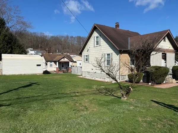 $275,000 | 1738-1740 Hancock Avenue, Apollo, PA 15613