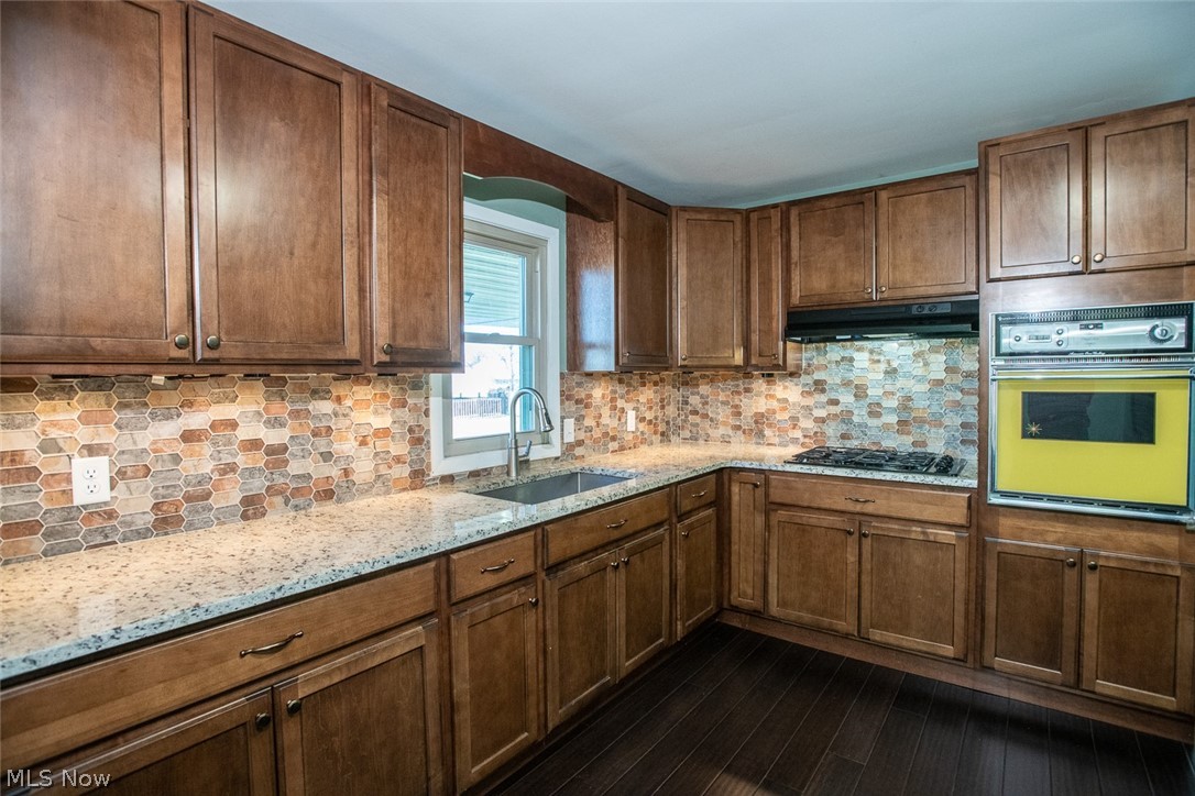 8210 Royal Ridge Drive Parma, OH 44129 - Photo 8 of 31
