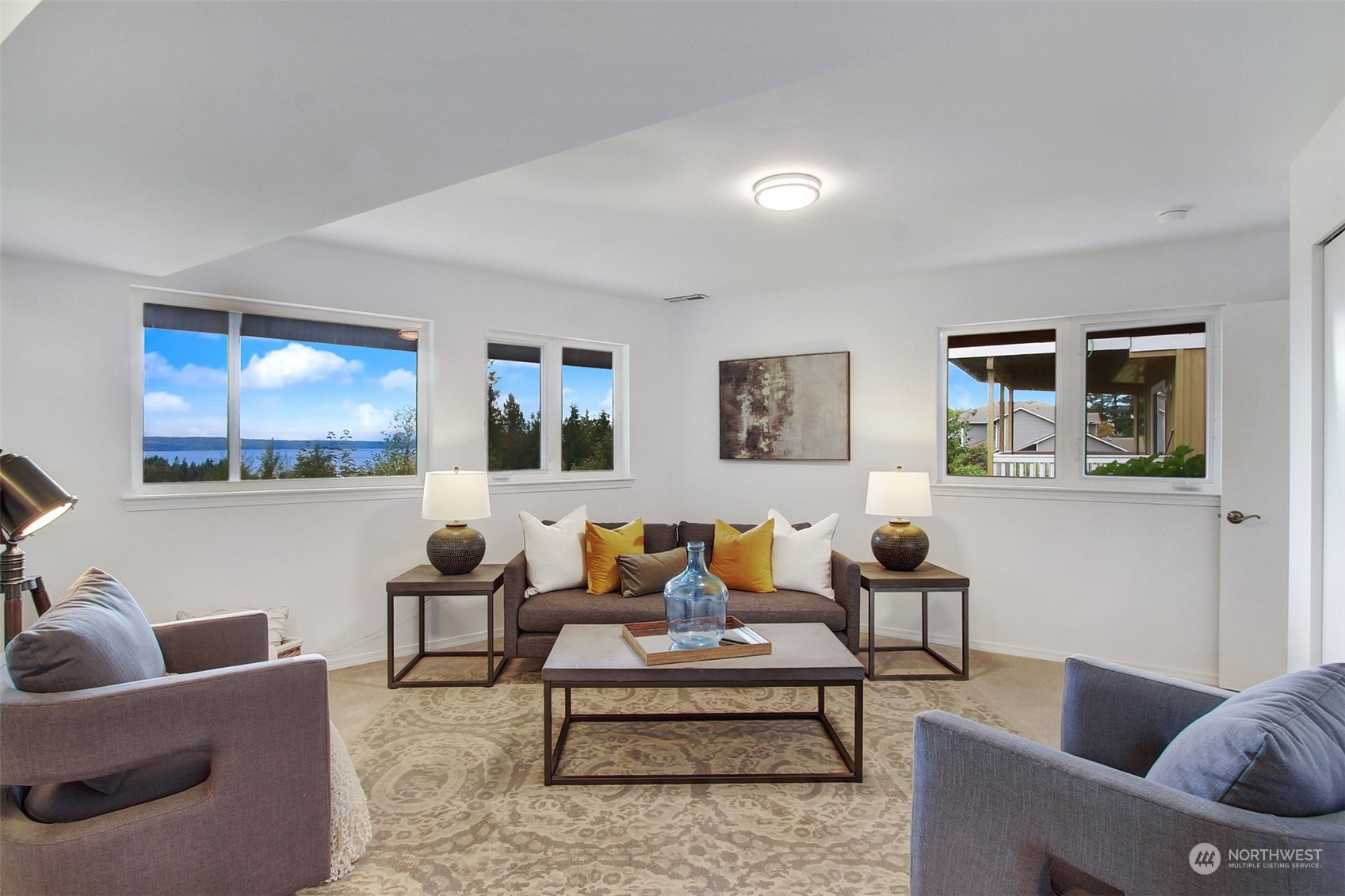 4824 Seahurst Avenue Everett, WA 98203 - Photo 26 of 33 a living room with furniture and a painting