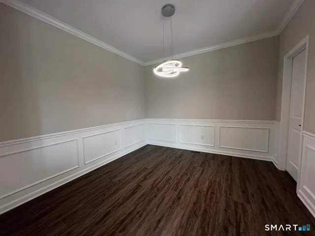 $575,000 | 20 Lombard Cir Haven, Unit 7, North Haven, CT 06473