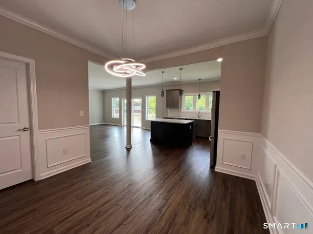 $575,000 | 20 Lombard Cir Haven, Unit 7, North Haven, CT 06473