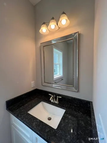 $575,000 | 20 Lombard Cir Haven, Unit 7, North Haven, CT 06473