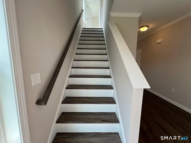 $575,000 | 20 Lombard Cir Haven, Unit 7, North Haven, CT 06473