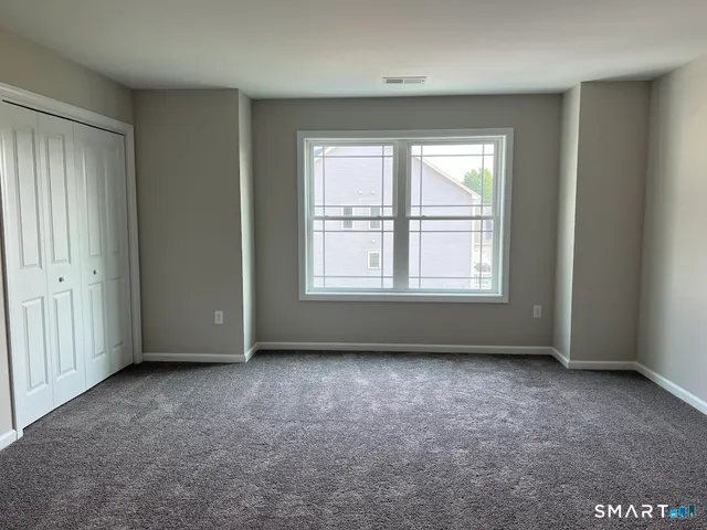 $575,000 | 20 Lombard Cir Haven, Unit 7, North Haven, CT 06473