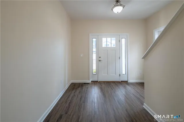 $575,000 | 20 Lombard Cir Haven, Unit 7, North Haven, CT 06473