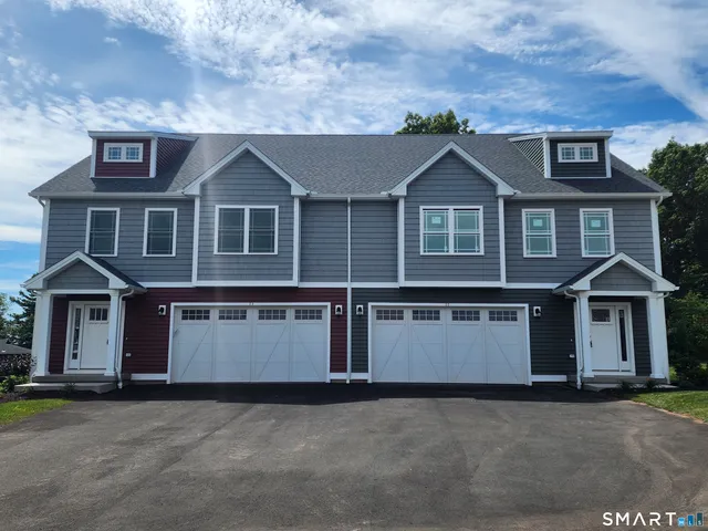 $575,000 | 20 Lombard Cir Haven, Unit 7, North Haven, CT 06473