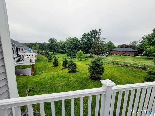 $575,000 | 20 Lombard Cir Haven, Unit 7, North Haven, CT 06473