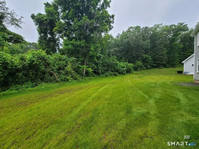 $575,000 | 20 Lombard Cir Haven, Unit 7, North Haven, CT 06473