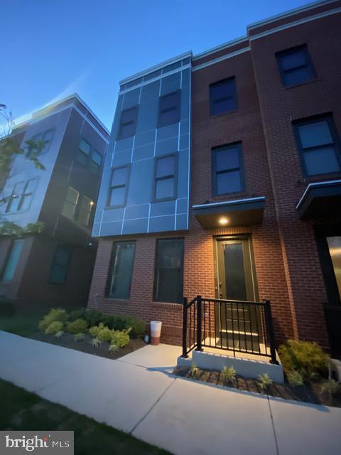 9152 Power House Road Lorton, VA 22079 - Photo 1 of 26 Gorgeous End Unit