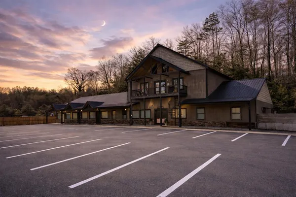 $1,199,900 | 33 Rose Petal Lane, Ellijay, GA 30540