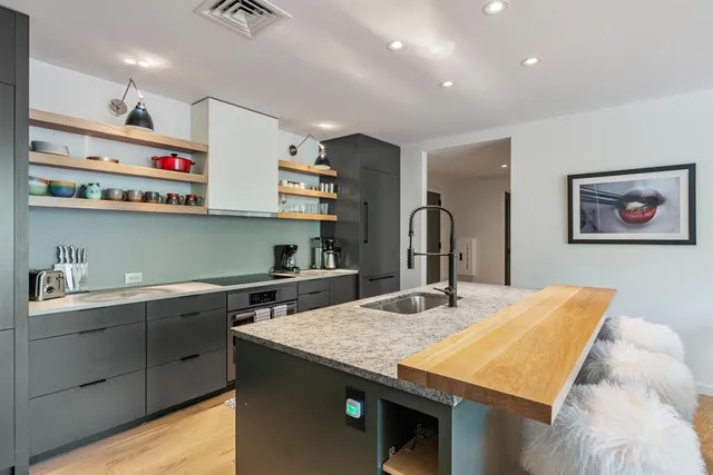 $2,400,000 | 69 Hourglass Drive, Unit 205, Stowe, VT 05672