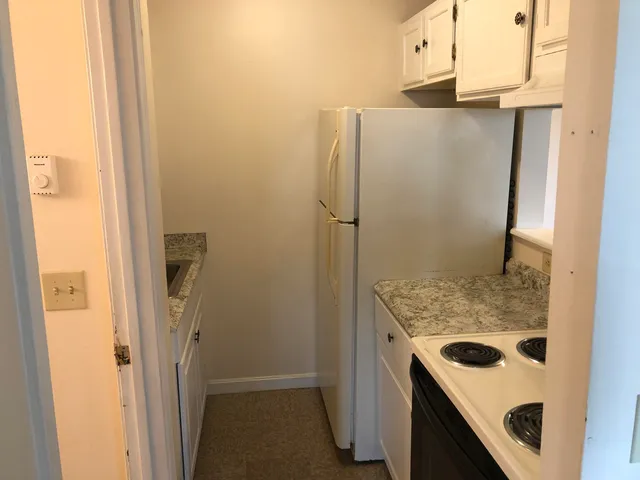 $1,300 | 234 Lowell Street, Unit 6, Manchester, NH 03104