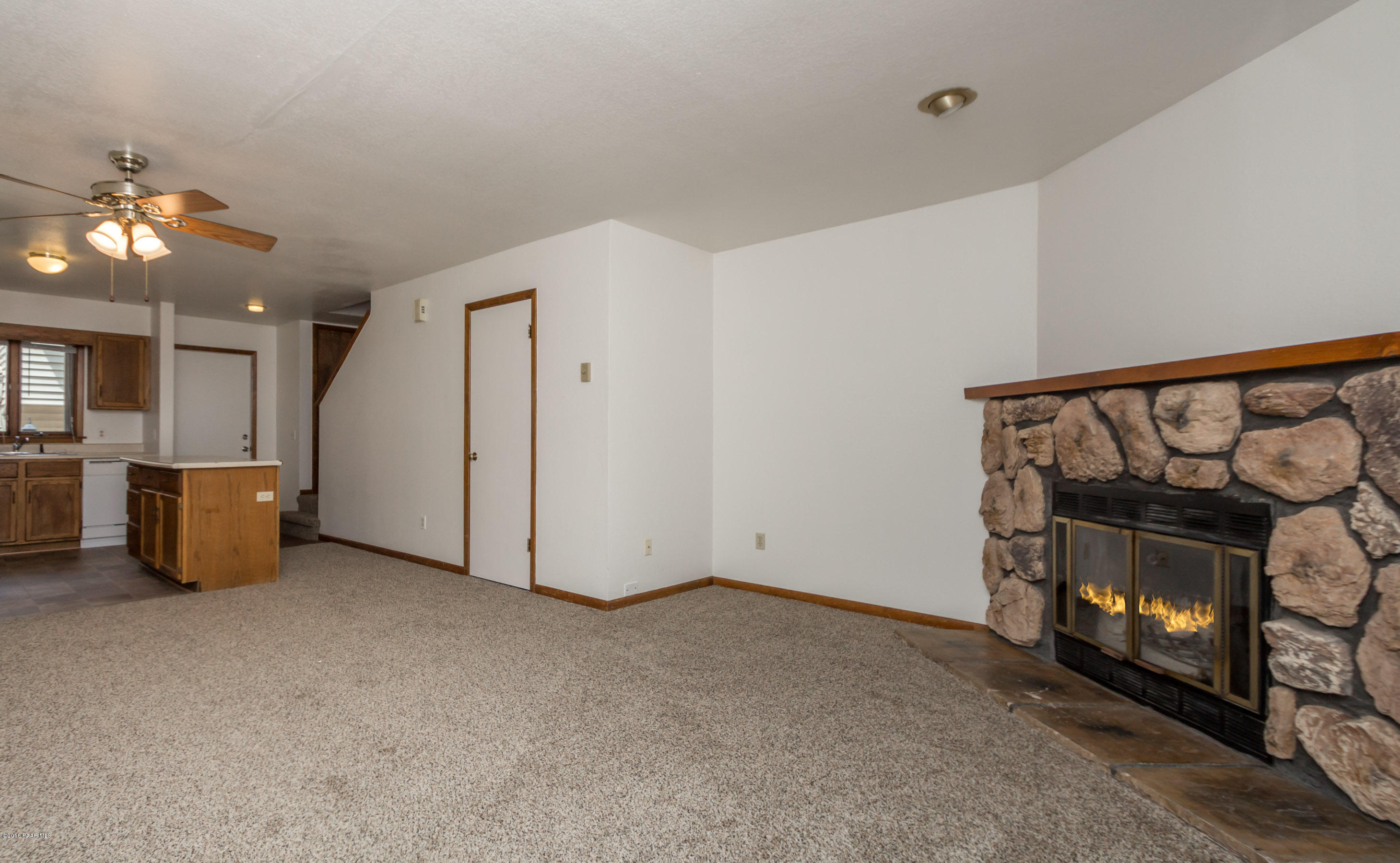 004_Living Room