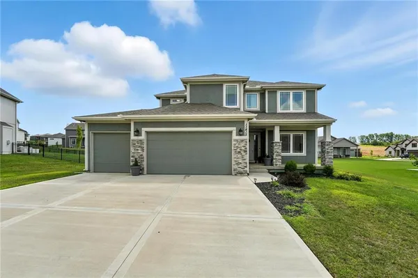 $550,000 | 11415 Orchard Drive, Kearney, MO 64060