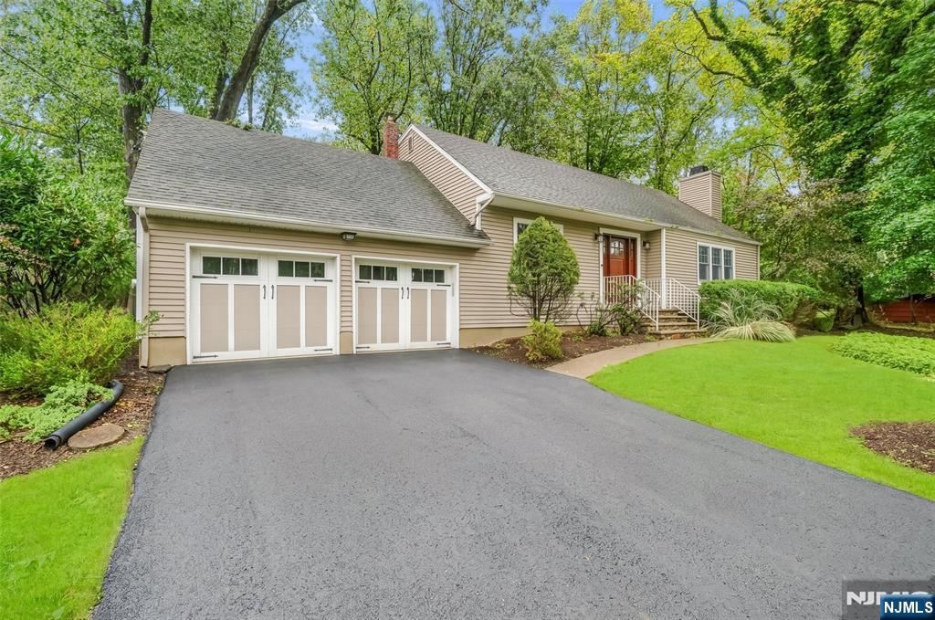 580 Ridge Road River Vale, NJ 07675 - Photo 2 of 46 Gallery Image 2
