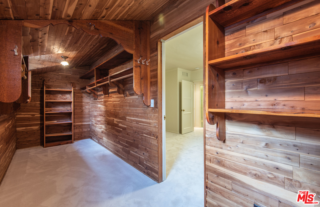 1570 Queens Road Los Angeles, CA 90069 - Photo 17 of 22