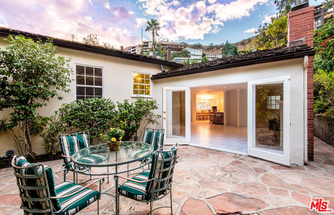 1570 Queens Road Los Angeles, CA 90069 - Photo 21 of 22