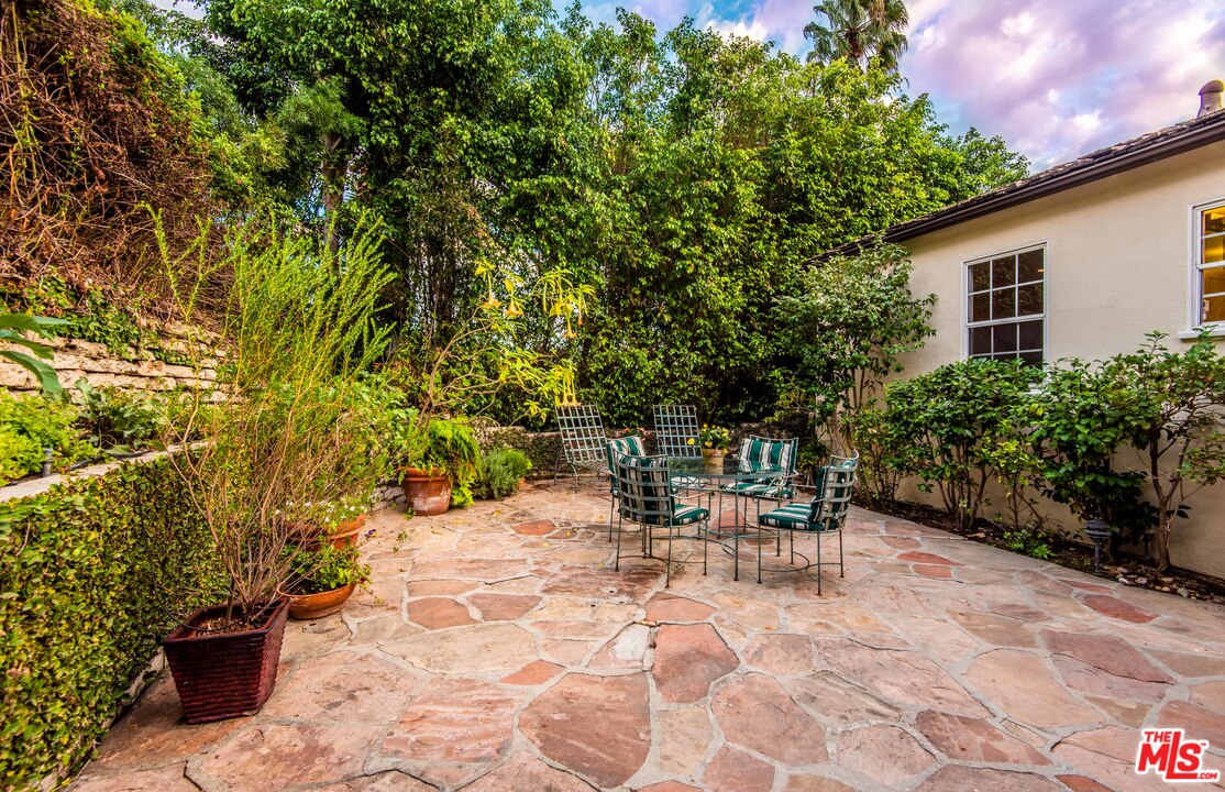 1570 Queens Road Los Angeles, CA 90069 - Photo 22 of 22