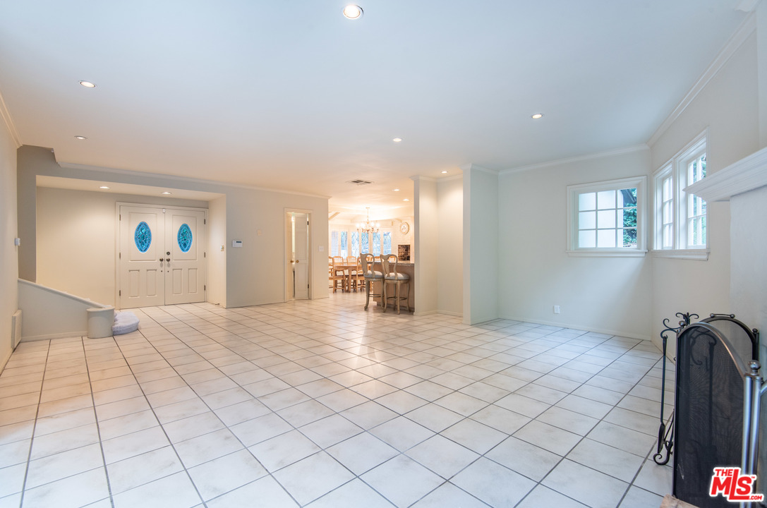 1570 Queens Road Los Angeles, CA 90069 - Photo 8 of 22