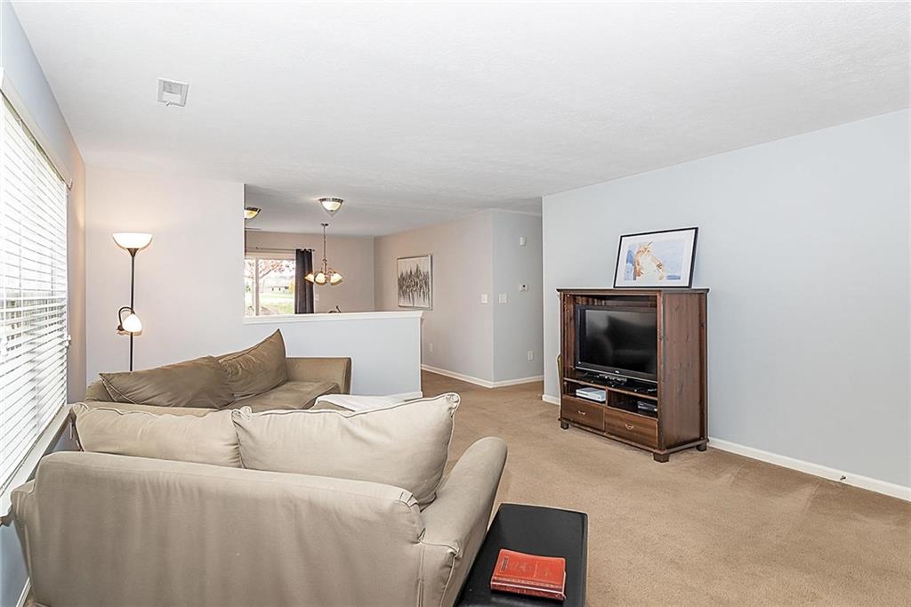 12475 Schoolhouse Road Fishers, IN 46037 - Photo 7 of 30 Gallery Image 7