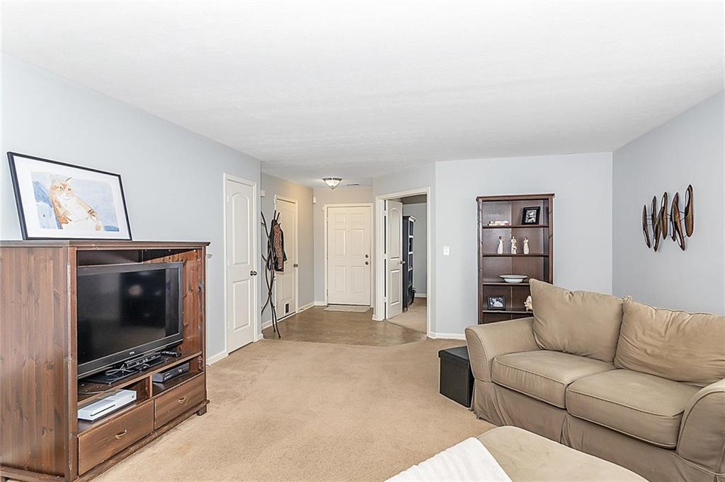 12475 Schoolhouse Road Fishers, IN 46037 - Photo 8 of 30 Gallery Image 8