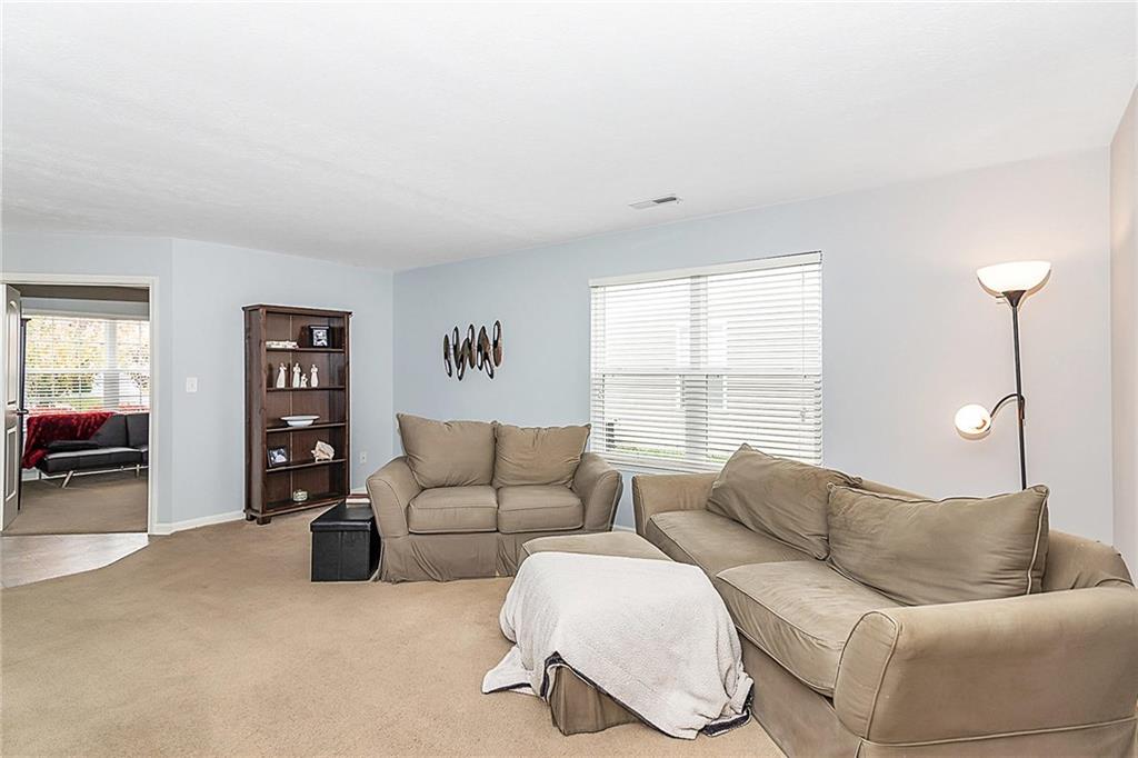 12475 Schoolhouse Road Fishers, IN 46037 - Photo 9 of 30 Gallery Image 9
