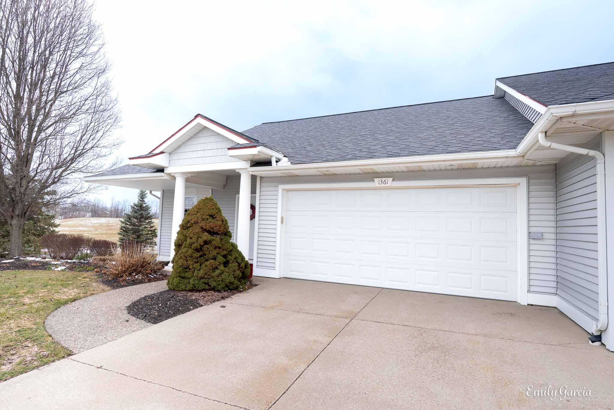 1361 East Point Ridge Holland, MI 49423 - Photo 5 of 41 1361 E Pointe Ridge-06
