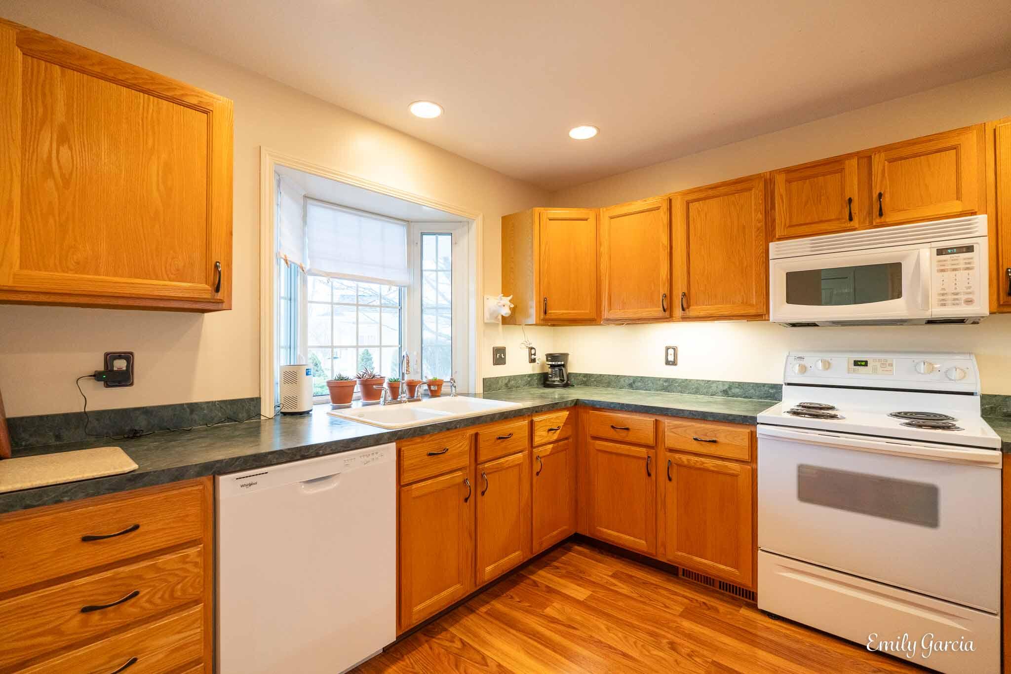 1361 East Point Ridge Holland, MI 49423 - Photo 9 of 41 1361 E Pointe Ridge-10