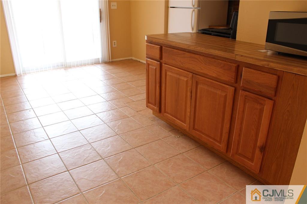 170 Evergreen Road, Unit 19A Metuchen, NJ 08840 - Photo 15 of 22 Gallery Image 15