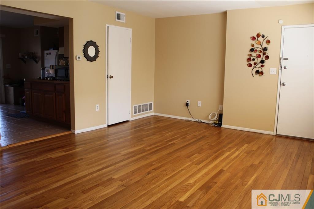170 Evergreen Road, Unit 19A Metuchen, NJ 08840 - Photo 20 of 22 Gallery Image 20