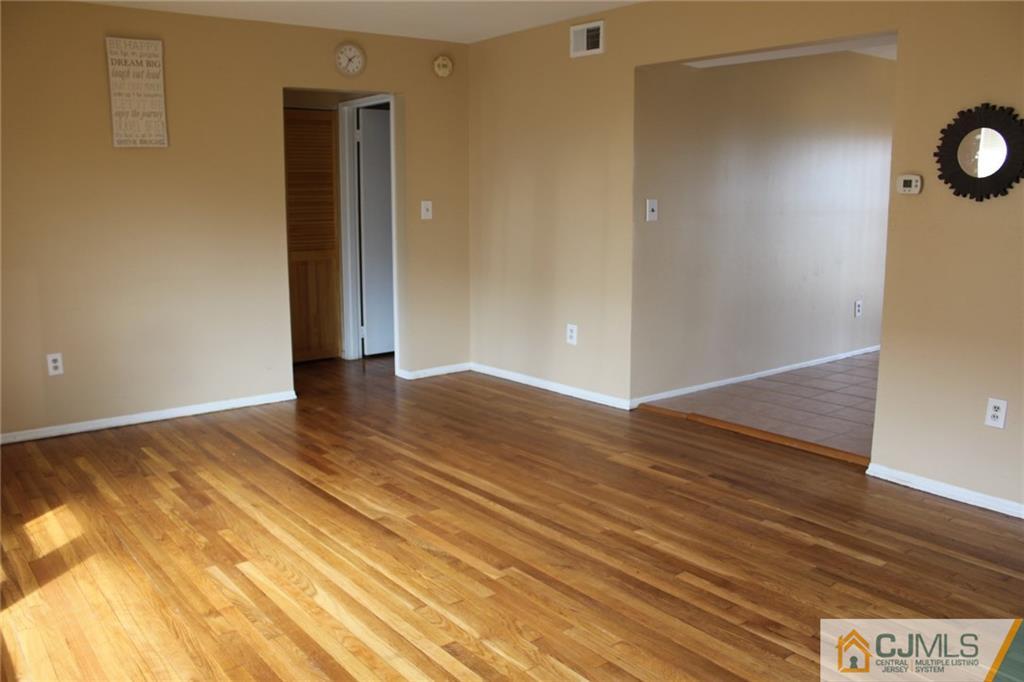 170 Evergreen Road, Unit 19A Metuchen, NJ 08840 - Photo 8 of 22 Gallery Image 8