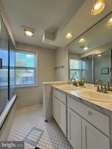 $1,670 | 235 Blakeney Road, Catonsville, MD 21228