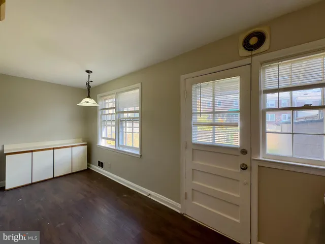 $1,670 | 235 Blakeney Road, Catonsville, MD 21228