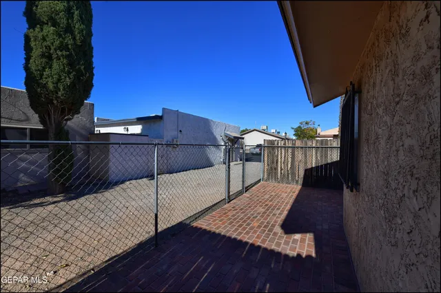 a view of deck and patio
