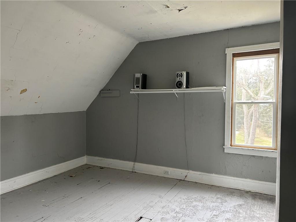 210 South Spring Street Blairsville, PA 15717 - Photo 8 of 15 a room with window