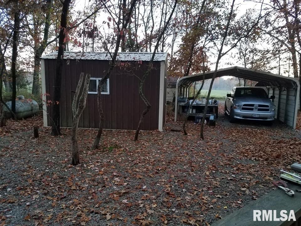 7182 Birch Road Iuka, IL 62849 - Photo 2 of 17