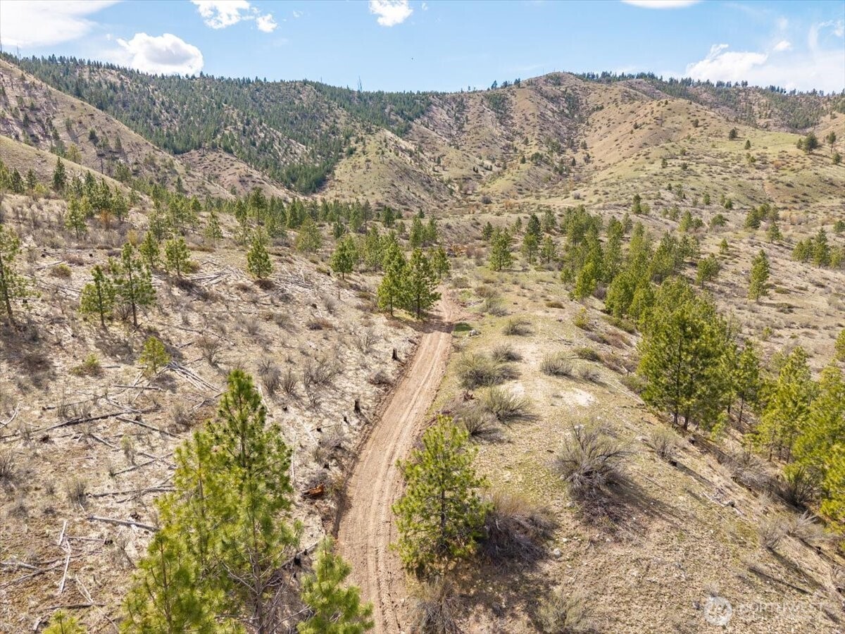 1 Bear Mountain Road Chelan, WA 98816 - Photo 35 of 40