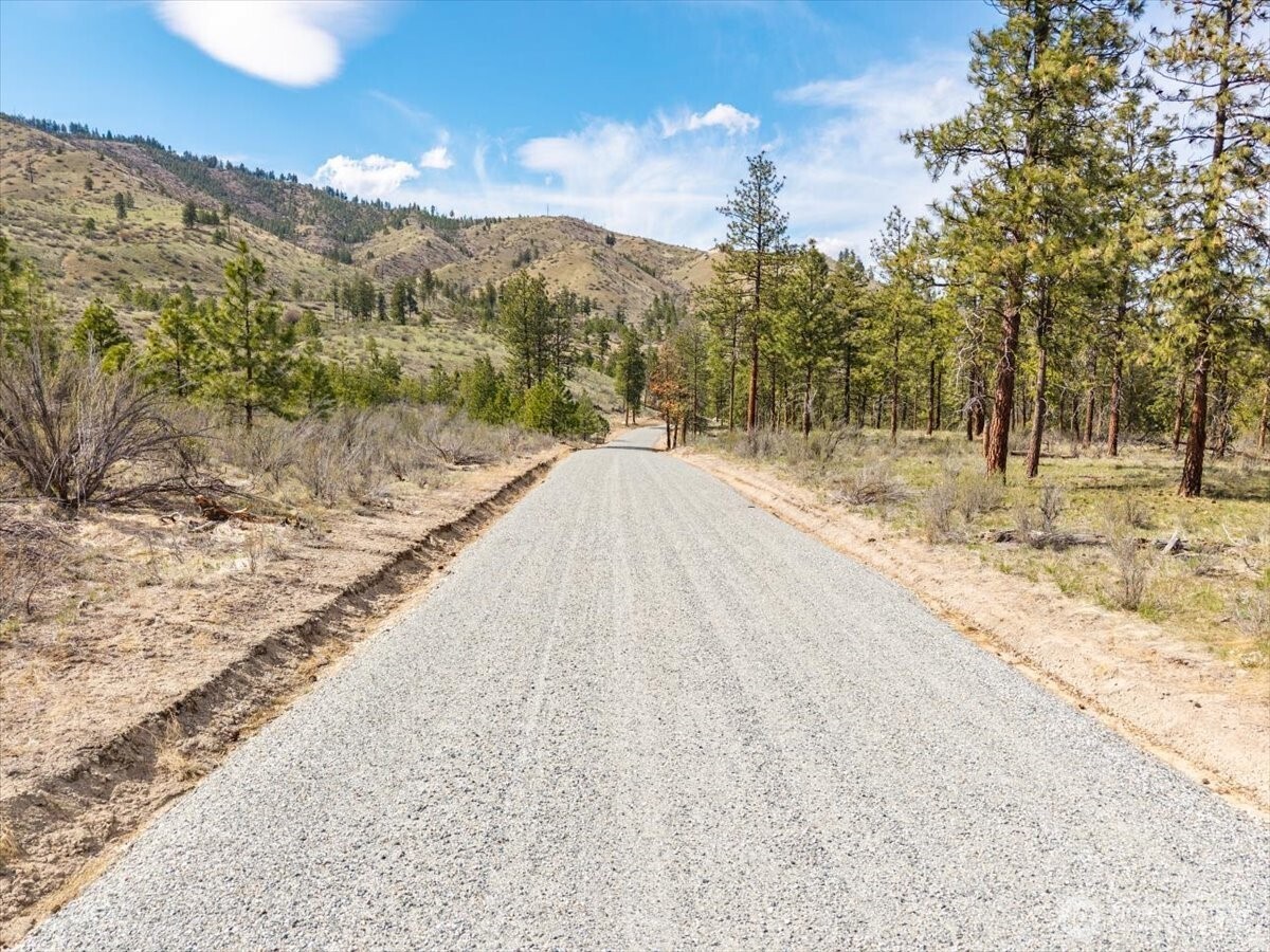 1 Bear Mountain Road Chelan, WA 98816 - Photo 37 of 40
