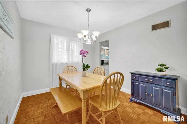 $249,900 | 10422 North North Forest Trail, Peoria, IL 61615