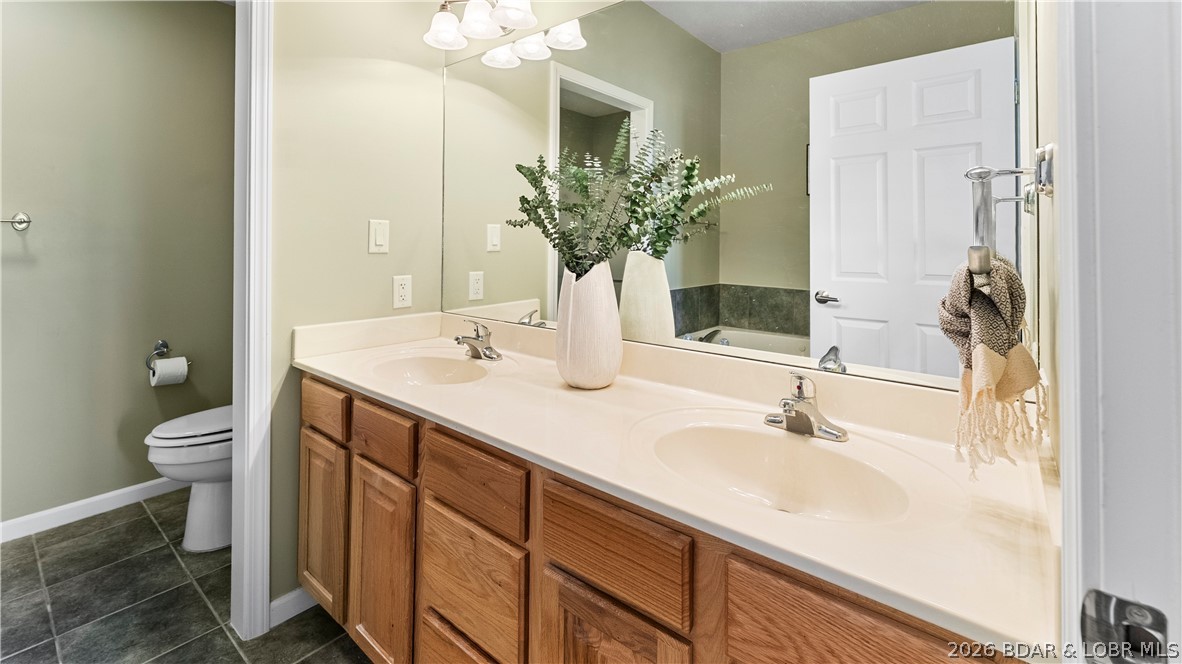 1181 Jeffries Road, Unit B307 Osage Beach, MO 65065 - Photo 23 of 44 Primary Bathroom